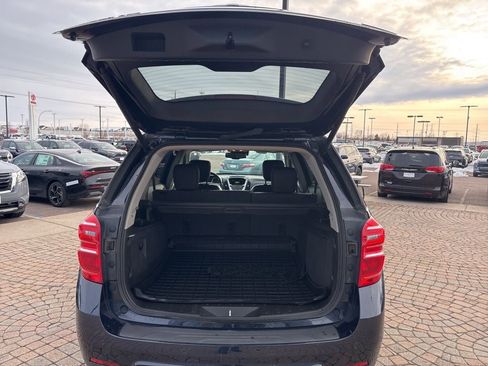 Used 2017 Chevrolet Equinox Premier w/ Enhanced Convenience Package image 28