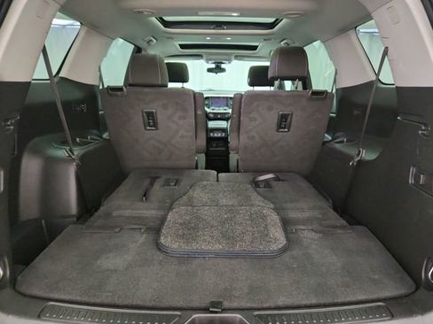 Used 2020 GMC Acadia SLE w/ Driver Convenience Package FWD image 32