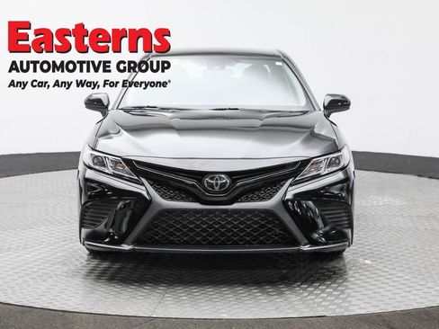Used 2019 Toyota Camry SE image 2