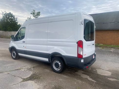 Used 2015 Ford Transit 150 130 Medium Roof image 3