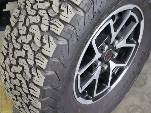 Used 2024 Jeep Wrangler Unlimited Rubicon image 39