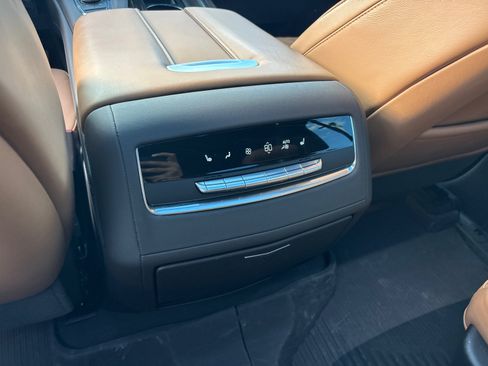 Used 2024 Cadillac Escalade Sport w/ LPO, ONYX Package AWD/4WD image 31