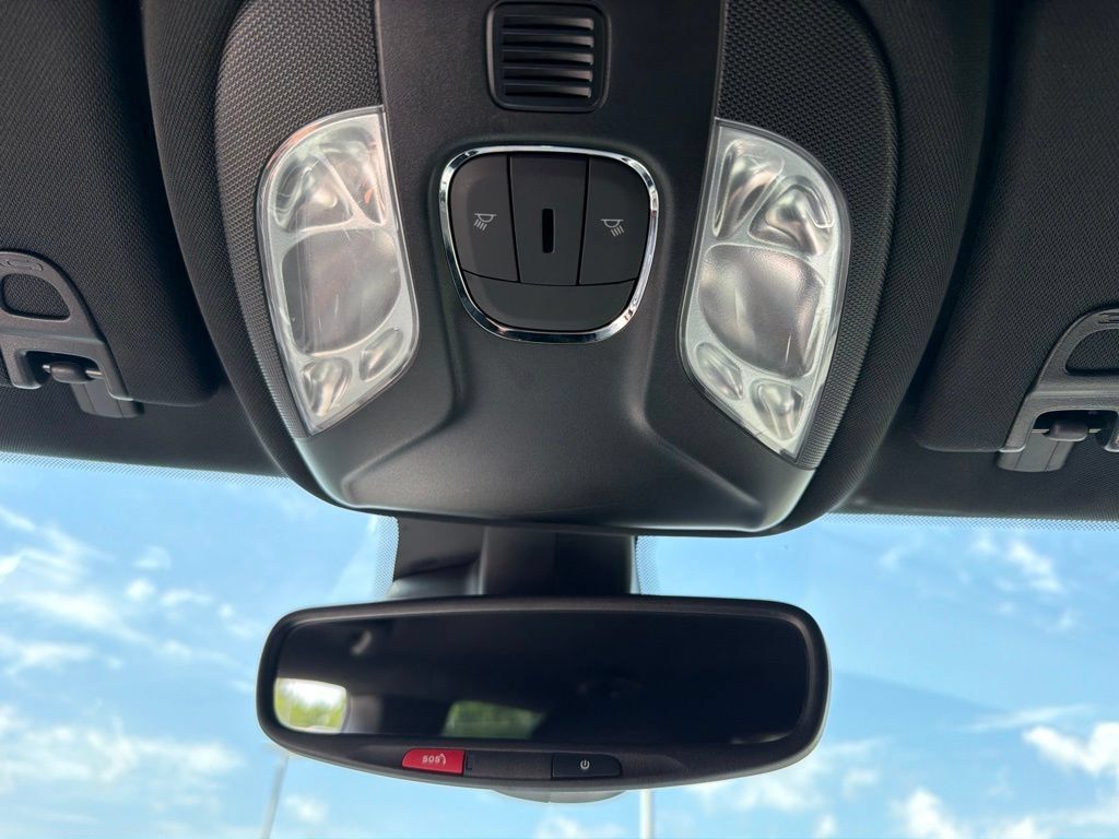 Used 2025 Jeep Compass Limited AWD/4WD image 18