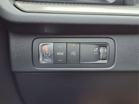 New 2026 Chevrolet Traverse LT w/ Sun and Wheel Package image 9