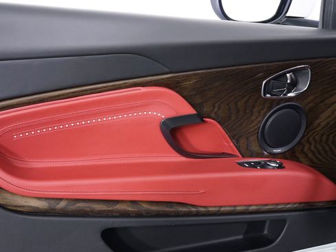 Used 2018 Aston Martin DB11 V12 image 10