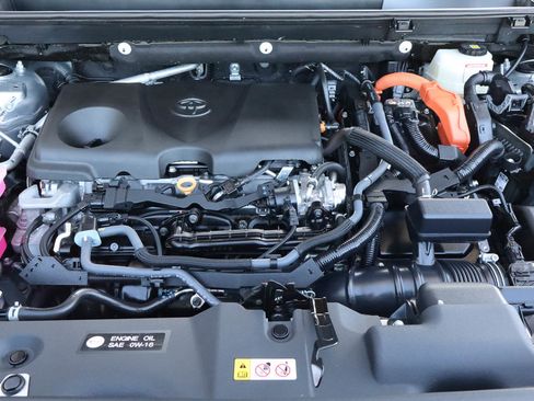 Used 2025 Toyota RAV4 XLE AWD/4WD image 18