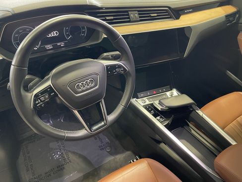 Used 2024 Audi Q8 e-tron Premium AWD/4WD image 28