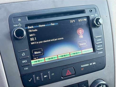 Used 2017 Chevrolet Traverse LS FWD image 18
