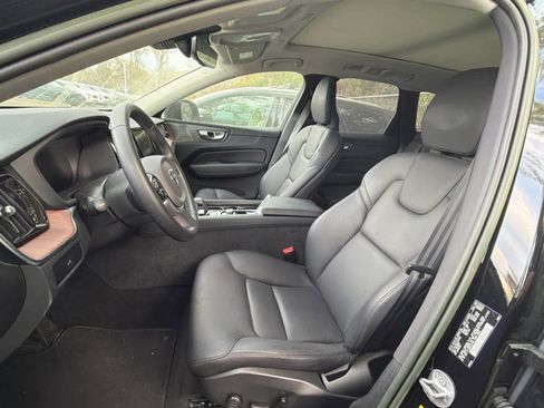 Certified 2023 Volvo XC60 B5 Plus image 24
