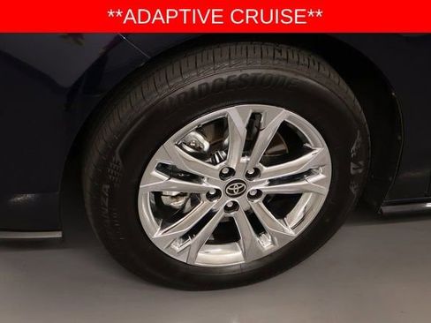 Used 2024 Toyota Sienna Platinum image 5