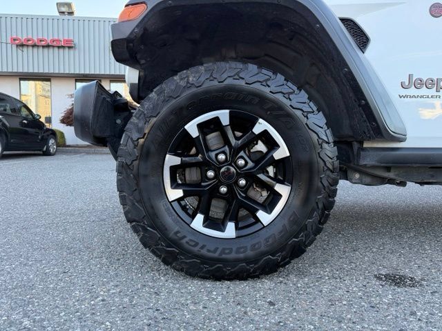 Used 2025 Jeep Wrangler Unlimited Rubicon AWD/4WD image 14