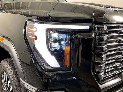 Used 2022 Nissan Pathfinder SL image 41