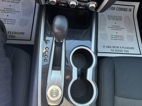 Used 2019 Nissan Pathfinder SV image 28