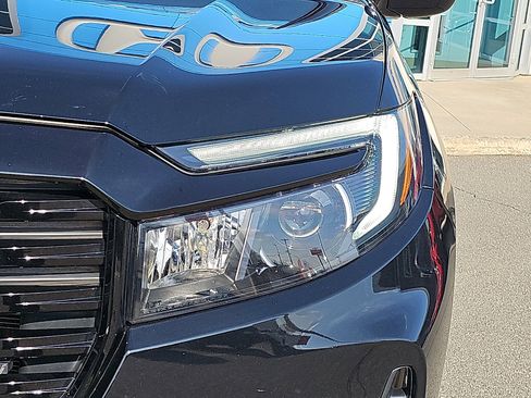 Used 2023 Honda Ridgeline Black Edition image 9