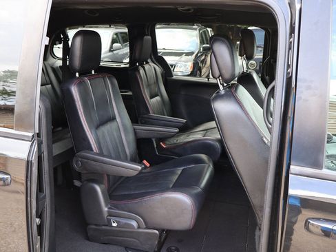 Used 2017 Dodge Grand Caravan GT FWD image 30