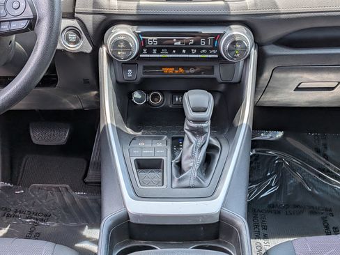 Used 2019 Toyota RAV4 XLE FWD image 20