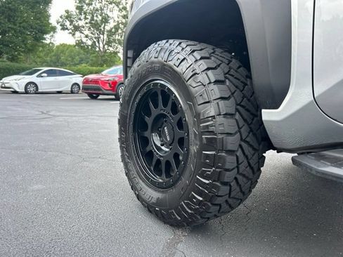 Used 2025 Toyota 4Runner TRD Off-Road Premium AWD/4WD image 13