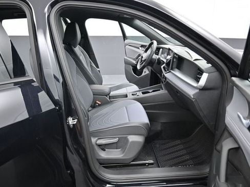 New 2026 Volkswagen Tiguan SE R-Line FWD image 14