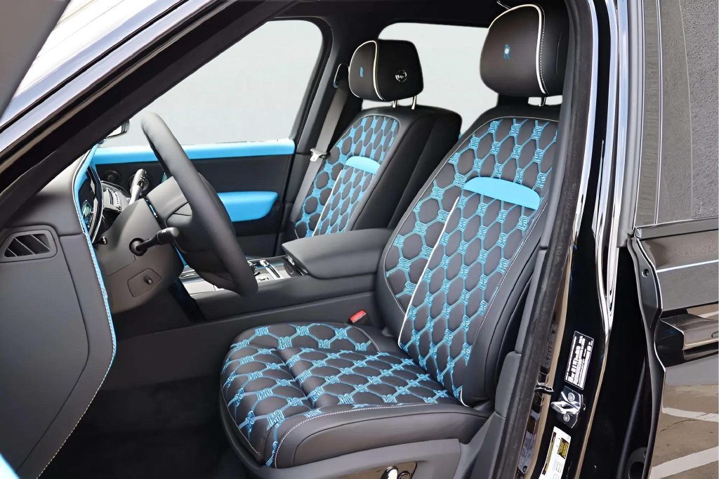 New 2027 Rolls-Royce Cullinan Black Badge AWD/4WD image 11