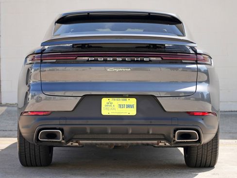 Used 2024 Porsche Cayenne Coupe AWD/4WD image 11
