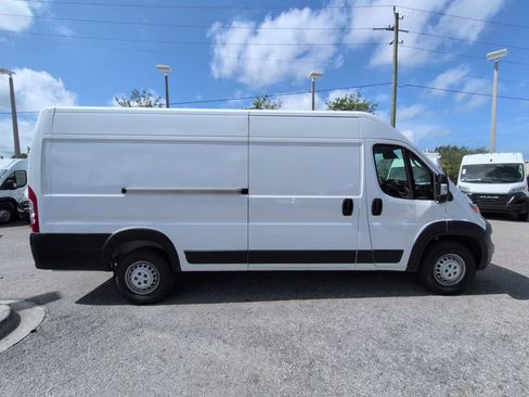 Used 2025 RAM ProMaster 3500 w/ Convenience Group FWD image 4
