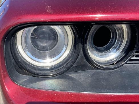 Used 2018 Dodge Challenger SXT w/ Blacktop Package image 29