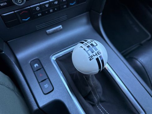 Used 2010 Ford Mustang Shelby GT500 image 24