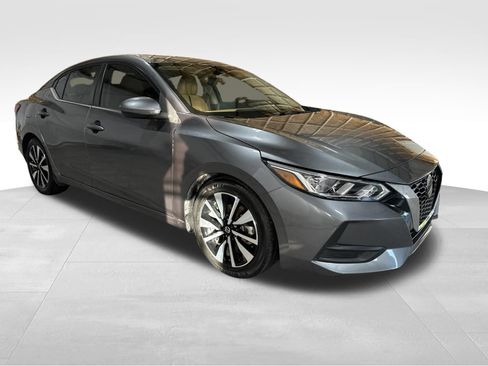 Used 2023 Nissan Sentra SV w/ SV Premium Package FWD image 3