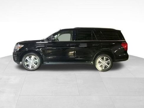 Used 2024 Ford Expedition XLT image 3