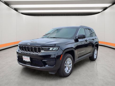 New 2025 Jeep Grand Cherokee Laredo X image 3