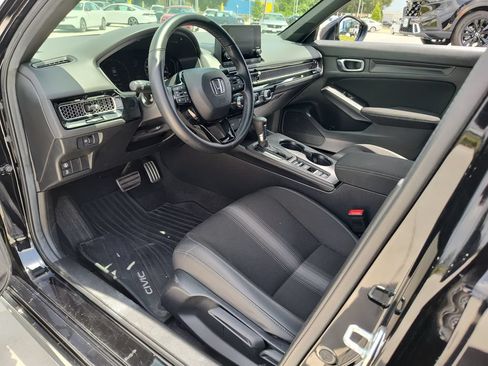 Used 2024 Honda Civic Sport image 2
