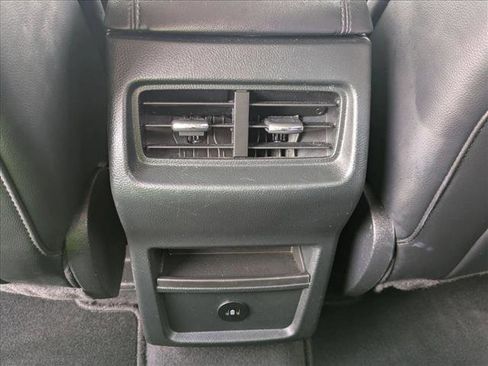 Used 2024 Ford Edge SEL AWD/4WD image 16