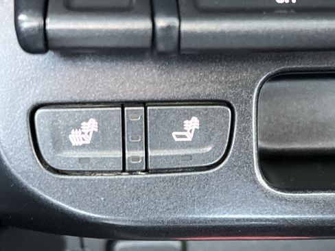 Used 2015 GMC Canyon SLT image 19