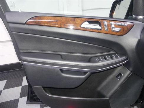 Used 2017 Mercedes-Benz GLS 550 4MATIC image 17