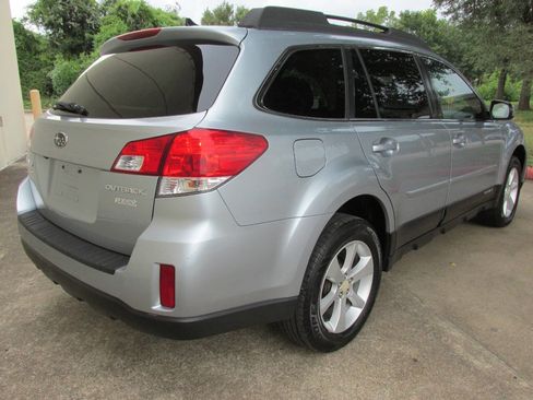 Used 2014 Subaru Outback 2.5i Premium w/ Moonroof Package image 7