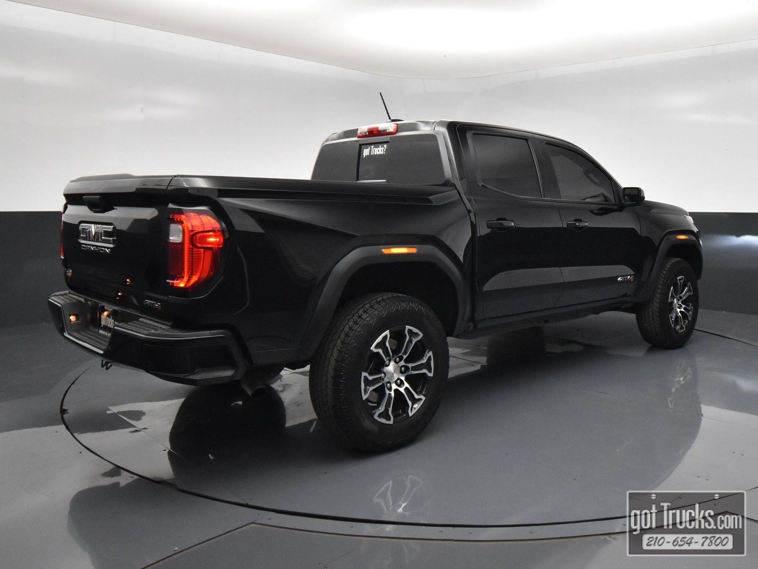 Used 2024 GMC Canyon AT4 w/ Technology Package AWD/4WD image 47
