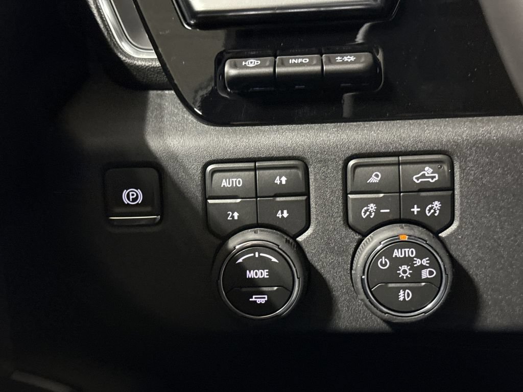 New 2026 Chevrolet Silverado 2500 High Country w/ High Country Premium Package AWD/4WD image 19