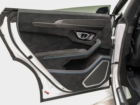 Used 2024 Lamborghini Urus Performante image 53