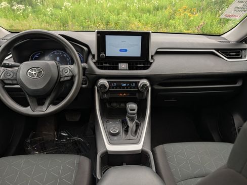 Used 2023 Toyota RAV4 XLE w/ Convenience Package AWD/4WD image 10