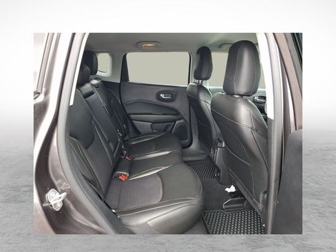 Used 2020 Jeep Compass Latitude w/ Cold Weather Group AWD/4WD image 12