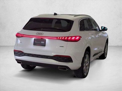 Certified 2025 Audi Q5 Premium w/ Premium Plus AWD/4WD image 5