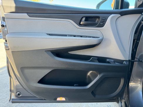 Used 2019 Honda Odyssey EX-L image 19