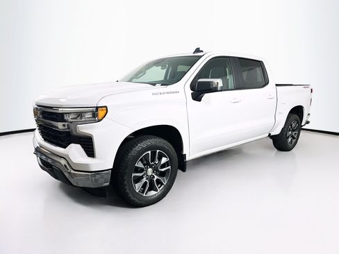 Used 2024 Chevrolet Silverado 1500 LT AWD/4WD image 3