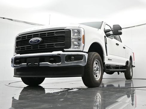 New 2025 Ford F250 XL w/ XL Chrome Package image 38