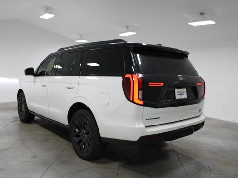 Used 2025 Ford Expedition Platinum w/ Stealth Appearance Package image 7