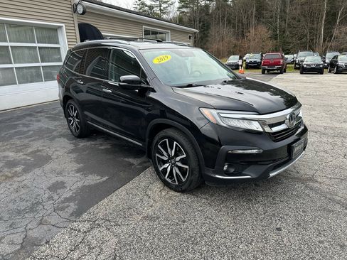Used 2019 Honda Pilot Touring image 3
