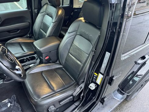 Used 2022 Jeep Wrangler Unlimited Sahara w/ Cold Weather Group image 26