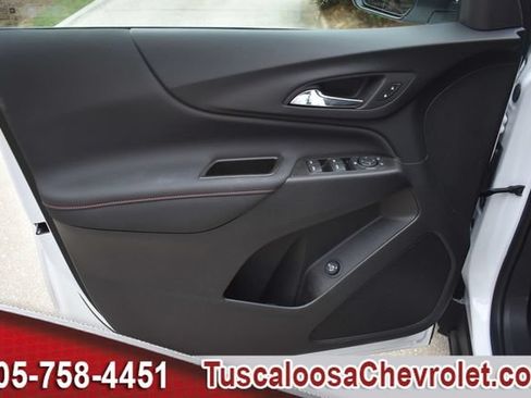 Used 2023 Chevrolet Equinox RS FWD image 17