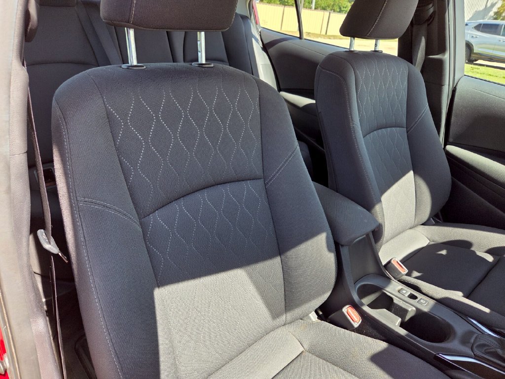 Used 2025 Toyota Corolla LE FWD image 28