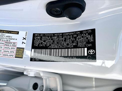Certified 2025 Toyota Corolla LE FWD image 36